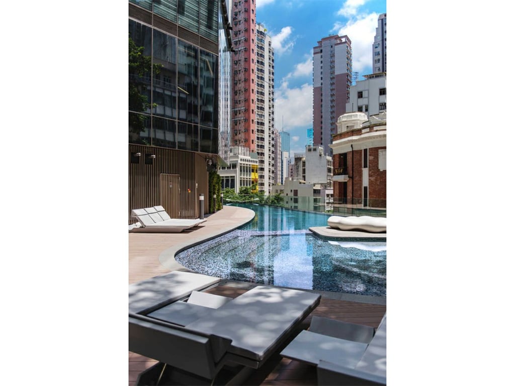 https://img.propertyraptor.com/cdn-cgi/imagedelivery/KD5bF_AFL0JDTbKLWF7z9g/ap8/ap8_001/hornet/prp/img/7b5e5c5f7c8ed9893ed751e2e81a8230.jpg/public