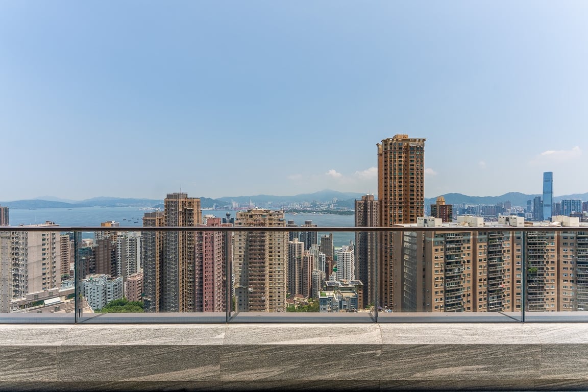 https://img.propertyraptor.com/cdn-cgi/imagedelivery/KD5bF_AFL0JDTbKLWF7z9g/ap8/ap8_001/hornet/prp/img/7b9339f59bb43355f26a70727d9ef62e-wtm.jpg/public