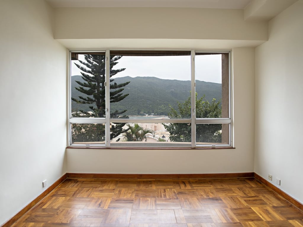 https://img.propertyraptor.com/cdn-cgi/imagedelivery/KD5bF_AFL0JDTbKLWF7z9g/ap8/ap8_001/hornet/prp/img/7baa7223bb3c0025475f18e3ef0074ff.jpg/public