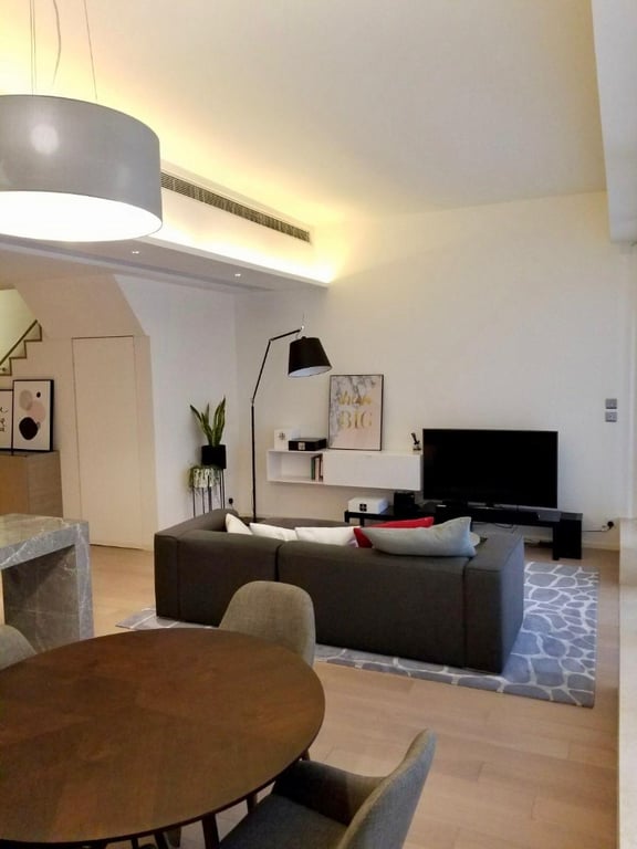 https://img.propertyraptor.com/cdn-cgi/imagedelivery/KD5bF_AFL0JDTbKLWF7z9g/ap8/ap8_001/hornet/prp/img/7bde5feea7f0ff27252e5ad76a4aefc9-wtm.jpg/public