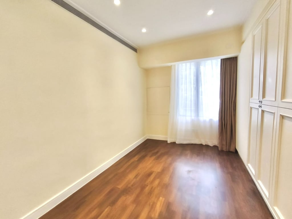 https://img.propertyraptor.com/cdn-cgi/imagedelivery/KD5bF_AFL0JDTbKLWF7z9g/ap8/ap8_001/hornet/prp/img/7c11cc00dd3f1ad4ce0b01176f9a9d29-wtm.jpg/public
