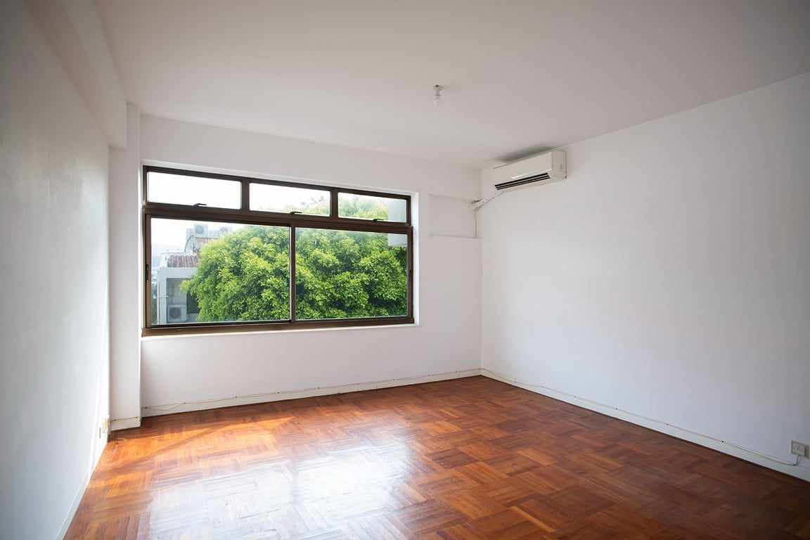 https://img.propertyraptor.com/cdn-cgi/imagedelivery/KD5bF_AFL0JDTbKLWF7z9g/ap8/ap8_001/hornet/prp/img/7c2687f07067b12cb59410864255310c-wtm.jpg/public