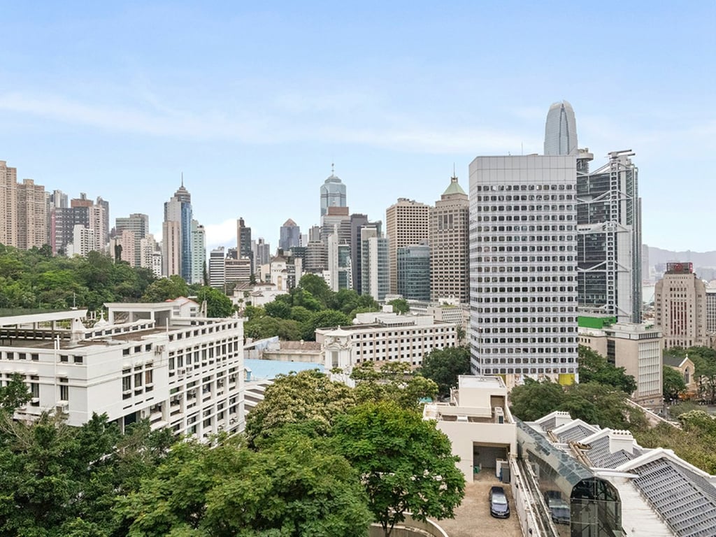 https://img.propertyraptor.com/cdn-cgi/imagedelivery/KD5bF_AFL0JDTbKLWF7z9g/ap8/ap8_001/hornet/prp/img/7c2b1fe90697309f6691c4afde36bba5.jpg/public