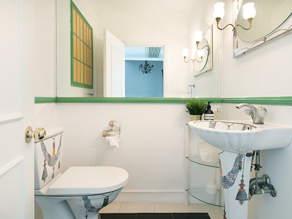 https://img.propertyraptor.com/cdn-cgi/imagedelivery/KD5bF_AFL0JDTbKLWF7z9g/ap8/ap8_001/hornet/prp/img/7c3360591587ebee60e2381796511b19.jpg/public