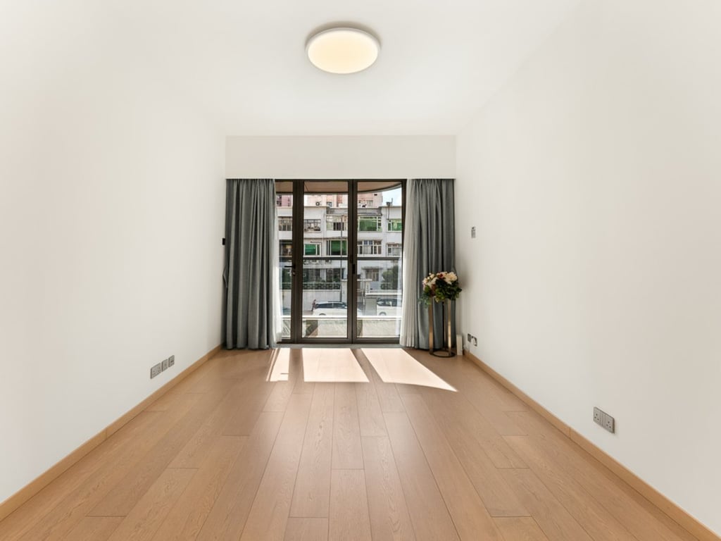 https://img.propertyraptor.com/cdn-cgi/imagedelivery/KD5bF_AFL0JDTbKLWF7z9g/ap8/ap8_001/hornet/prp/img/7c75de41882d0ae0ce5b5b1280188a5c-wtm.jpg/public
