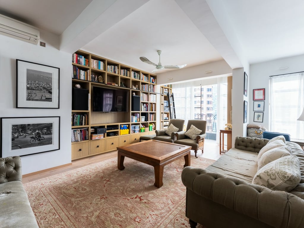 https://img.propertyraptor.com/cdn-cgi/imagedelivery/KD5bF_AFL0JDTbKLWF7z9g/ap8/ap8_001/hornet/prp/img/7c82fe8134857edf76e2584331528998.jpg/public