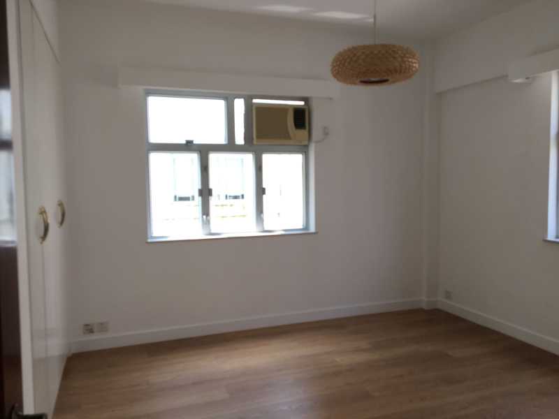 https://img.propertyraptor.com/cdn-cgi/imagedelivery/KD5bF_AFL0JDTbKLWF7z9g/ap8/ap8_001/hornet/prp/img/7ca55c2b7f2d166cdc646cb8d0636848.jpg/public