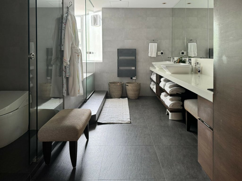 https://img.propertyraptor.com/cdn-cgi/imagedelivery/KD5bF_AFL0JDTbKLWF7z9g/ap8/ap8_001/hornet/prp/img/7caaf1c601f9941643a872ff137c5e44.jpg/public