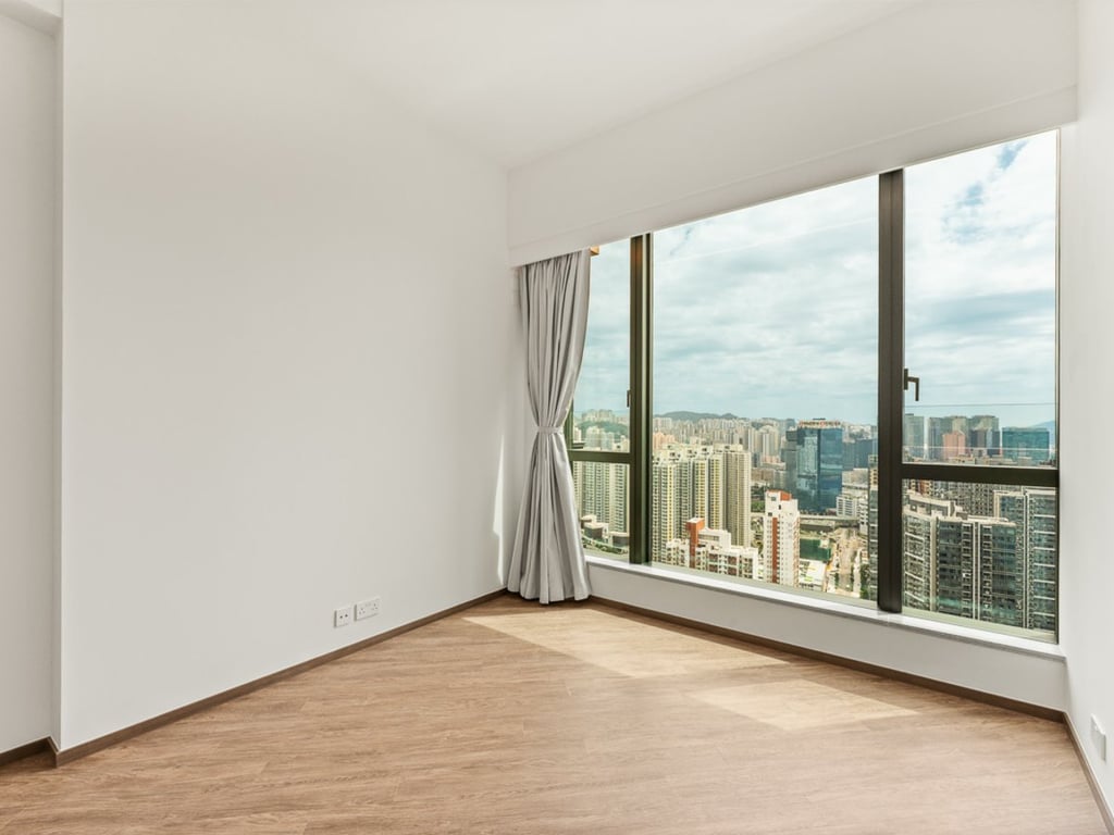 https://img.propertyraptor.com/cdn-cgi/imagedelivery/KD5bF_AFL0JDTbKLWF7z9g/ap8/ap8_001/hornet/prp/img/7ceba9bf17c3e7a8dfb83f31de77d53a-wtm.jpg/public