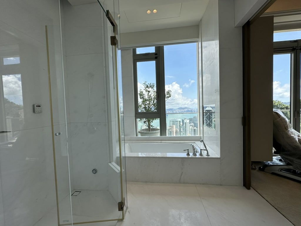 https://img.propertyraptor.com/cdn-cgi/imagedelivery/KD5bF_AFL0JDTbKLWF7z9g/ap8/ap8_001/hornet/prp/img/7d33156b24bbdc4de0d98b82bb4b9e40.jpg/public