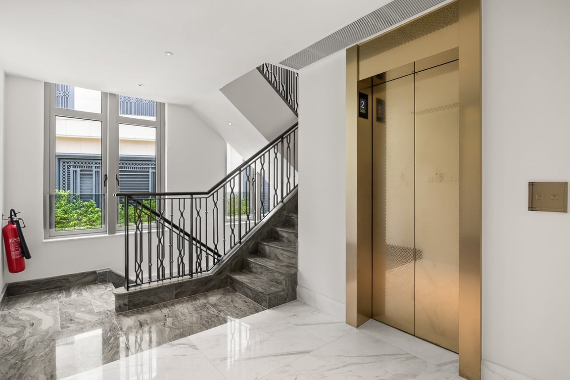 https://img.propertyraptor.com/cdn-cgi/imagedelivery/KD5bF_AFL0JDTbKLWF7z9g/ap8/ap8_001/hornet/prp/img/7da51ec6d0fa99f44ca00e63e5aceff1-wtm.jpg/public