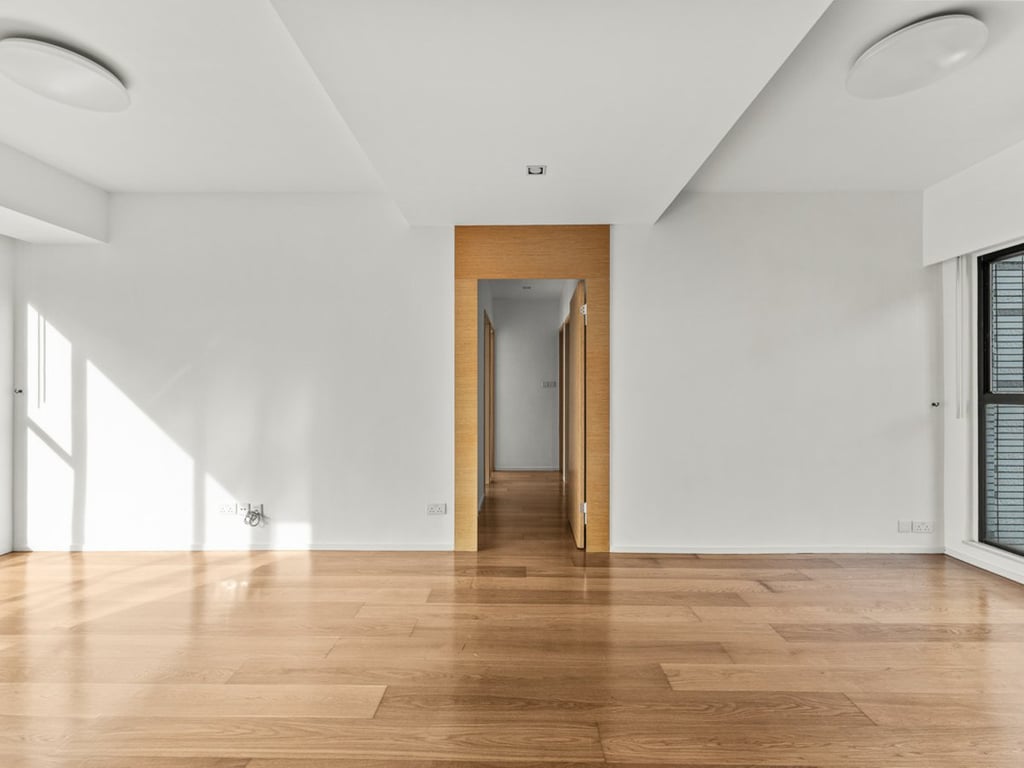 https://img.propertyraptor.com/cdn-cgi/imagedelivery/KD5bF_AFL0JDTbKLWF7z9g/ap8/ap8_001/hornet/prp/img/7daba299c806a8507f1cf159fa0bc28b-wtm.jpg/public