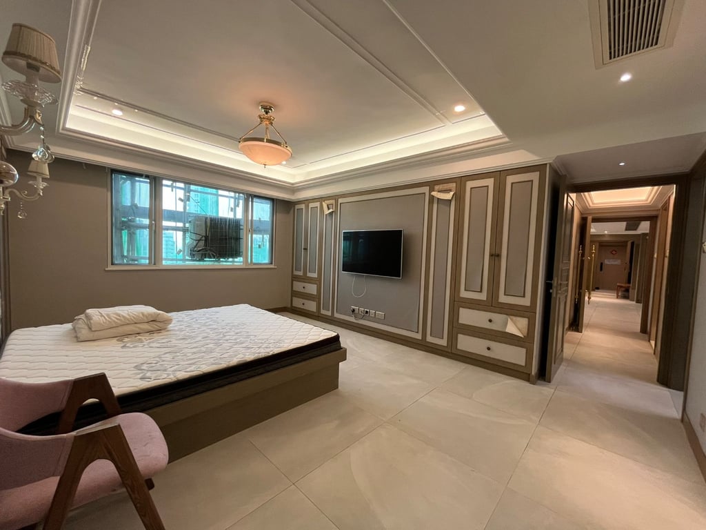 https://img.propertyraptor.com/cdn-cgi/imagedelivery/KD5bF_AFL0JDTbKLWF7z9g/ap8/ap8_001/hornet/prp/img/7db302c23855402b9a78607a4dcb88f8-wtm.jpg/public