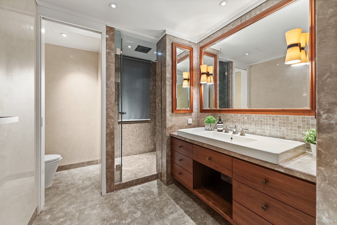https://img.propertyraptor.com/cdn-cgi/imagedelivery/KD5bF_AFL0JDTbKLWF7z9g/ap8/ap8_001/hornet/prp/img/7dc8ce5eca1c08a25f0c044b29e93636-wtm.jpg/public