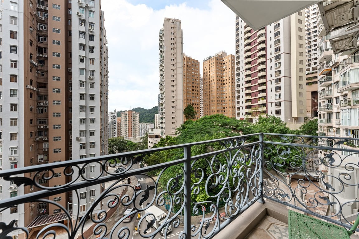 https://img.propertyraptor.com/cdn-cgi/imagedelivery/KD5bF_AFL0JDTbKLWF7z9g/ap8/ap8_001/hornet/prp/img/7e23631d75cac0d0fb69062503331901-wtm.jpg/public