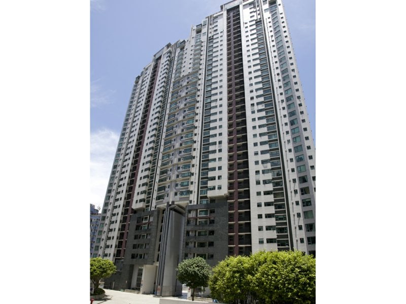 https://img.propertyraptor.com/cdn-cgi/imagedelivery/KD5bF_AFL0JDTbKLWF7z9g/ap8/ap8_001/hornet/prp/img/7e4565ecfa39a1c404f1e8e68ddc2950.jpg/public