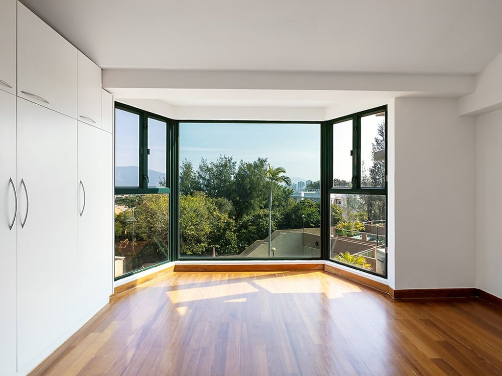 https://img.propertyraptor.com/cdn-cgi/imagedelivery/KD5bF_AFL0JDTbKLWF7z9g/ap8/ap8_001/hornet/prp/img/7e4647ca033e3dad4313bd2338d734c4.jpg/public
