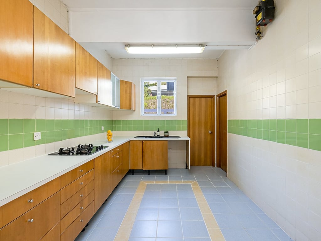 https://img.propertyraptor.com/cdn-cgi/imagedelivery/KD5bF_AFL0JDTbKLWF7z9g/ap8/ap8_001/hornet/prp/img/7e4a48b2857dde5d6bff6bd9c0be4c10.jpg/public