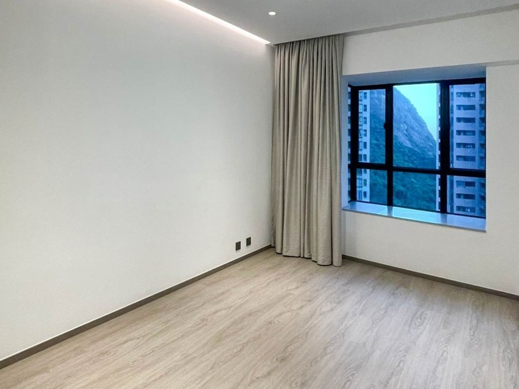 https://img.propertyraptor.com/cdn-cgi/imagedelivery/KD5bF_AFL0JDTbKLWF7z9g/ap8/ap8_001/hornet/prp/img/7e98a18fbad1c07b2f5bfddce8d261c2-wtm.jpg/public