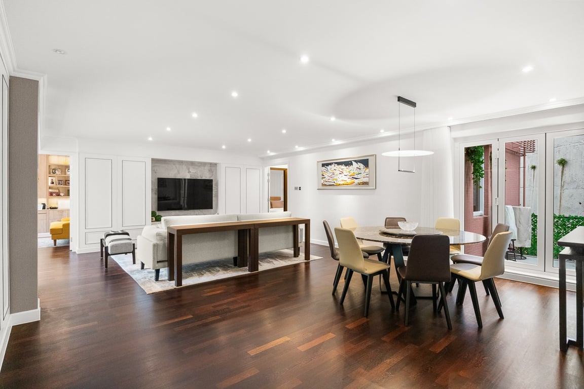 https://img.propertyraptor.com/cdn-cgi/imagedelivery/KD5bF_AFL0JDTbKLWF7z9g/ap8/ap8_001/hornet/prp/img/7e98c6bd43e7400646c6ff961696c3f8-wtm.jpg/public