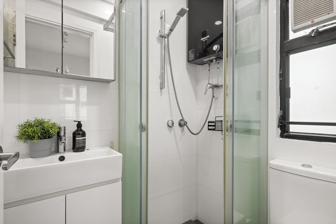 https://img.propertyraptor.com/cdn-cgi/imagedelivery/KD5bF_AFL0JDTbKLWF7z9g/ap8/ap8_001/hornet/prp/img/7ea25a45c0ec081daa47e847c09db975-wtm.jpg/public
