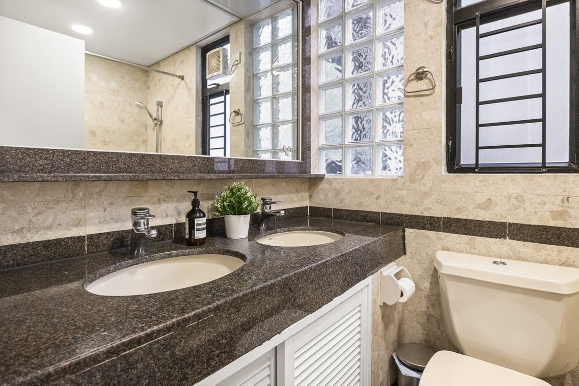 https://img.propertyraptor.com/cdn-cgi/imagedelivery/KD5bF_AFL0JDTbKLWF7z9g/ap8/ap8_001/hornet/prp/img/7eb96df8916dc8355ef4d51319caa3c9-wtm.jpg/public
