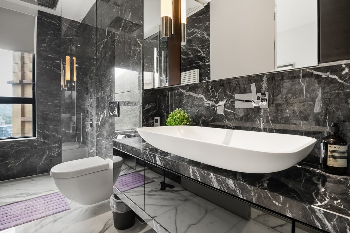 https://img.propertyraptor.com/cdn-cgi/imagedelivery/KD5bF_AFL0JDTbKLWF7z9g/ap8/ap8_001/hornet/prp/img/7eef7c482030db49c907601f11d2970c-wtm.jpg/public
