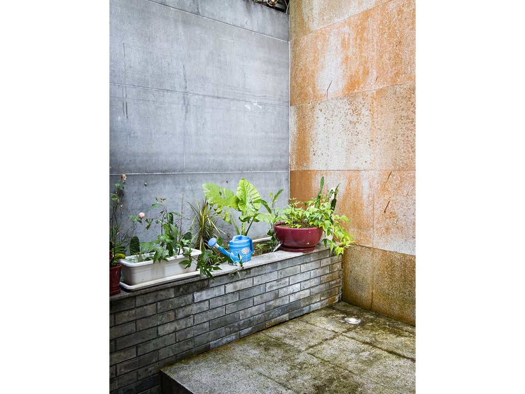 https://img.propertyraptor.com/cdn-cgi/imagedelivery/KD5bF_AFL0JDTbKLWF7z9g/ap8/ap8_001/hornet/prp/img/7f086ff562e1381a707916557f7d2ada.jpg/public