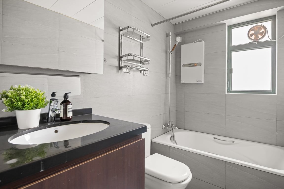https://img.propertyraptor.com/cdn-cgi/imagedelivery/KD5bF_AFL0JDTbKLWF7z9g/ap8/ap8_001/hornet/prp/img/7f4d4d4ef589c21d94b23e8aff079859-wtm.jpg/public