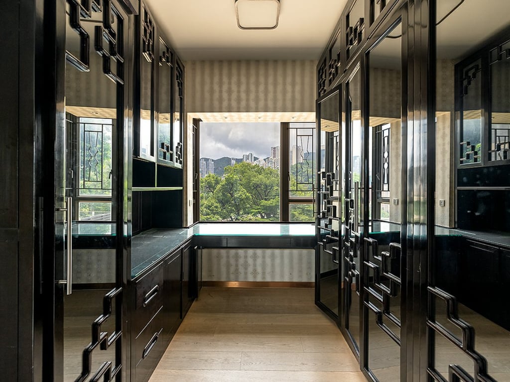 https://img.propertyraptor.com/cdn-cgi/imagedelivery/KD5bF_AFL0JDTbKLWF7z9g/ap8/ap8_001/hornet/prp/img/7f812d9f01a0d52ed497e14d1c433a52.jpg/public