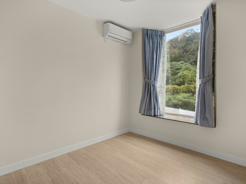 https://img.propertyraptor.com/cdn-cgi/imagedelivery/KD5bF_AFL0JDTbKLWF7z9g/ap8/ap8_001/hornet/prp/img/7f81c1ae22032962e74cdbc2c5e74855.jpg/public