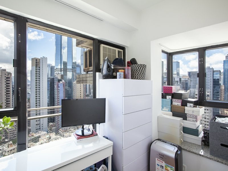 https://img.propertyraptor.com/cdn-cgi/imagedelivery/KD5bF_AFL0JDTbKLWF7z9g/ap8/ap8_001/hornet/prp/img/7f9362bae85a617ab4f90fc8af0f72a3.jpg/public