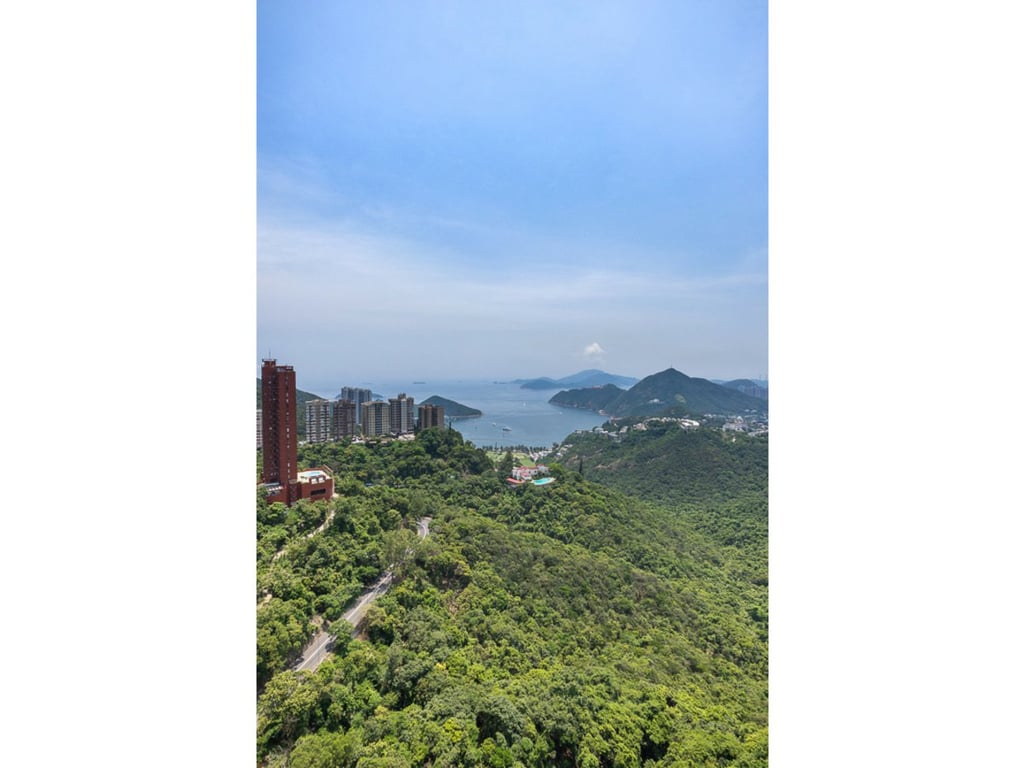 https://img.propertyraptor.com/cdn-cgi/imagedelivery/KD5bF_AFL0JDTbKLWF7z9g/ap8/ap8_001/hornet/prp/img/7fe94731ed0b189959a6d5cc0df3480c.jpg/public