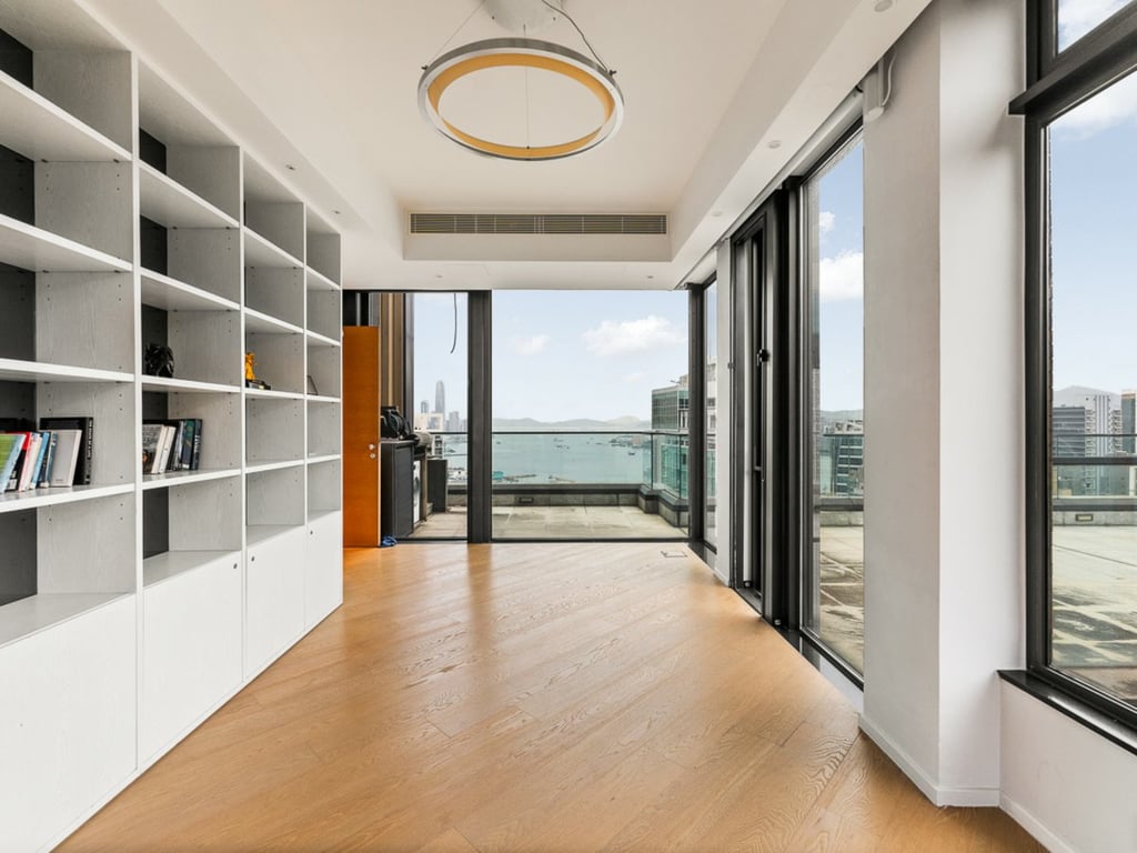 https://img.propertyraptor.com/cdn-cgi/imagedelivery/KD5bF_AFL0JDTbKLWF7z9g/ap8/ap8_001/hornet/prp/img/7ff3a81984b514fd56109971fa676fef.jpg/public