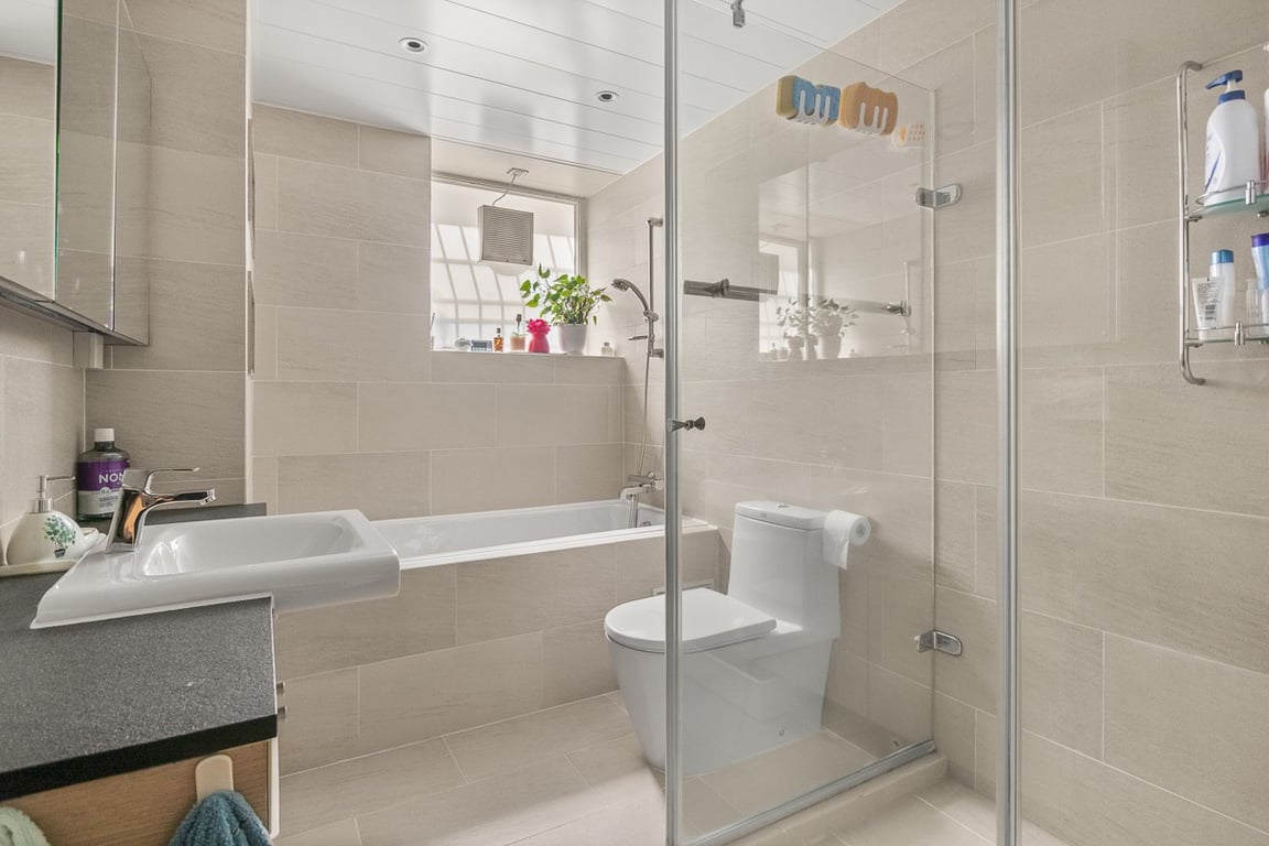 https://img.propertyraptor.com/cdn-cgi/imagedelivery/KD5bF_AFL0JDTbKLWF7z9g/ap8/ap8_001/hornet/prp/img/7ffe11c5a4e098b35c3fad733718640d-wtm.jpg/public