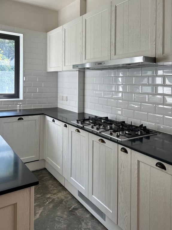 https://img.propertyraptor.com/cdn-cgi/imagedelivery/KD5bF_AFL0JDTbKLWF7z9g/ap8/ap8_001/hornet/prp/img/806dd6553e9739c252ce6c5ace395fd3-wtm.jpg/public