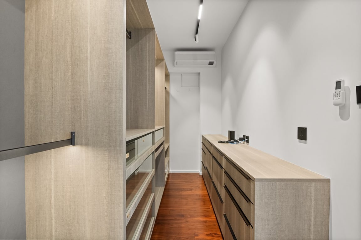 https://img.propertyraptor.com/cdn-cgi/imagedelivery/KD5bF_AFL0JDTbKLWF7z9g/ap8/ap8_001/hornet/prp/img/80bd0044a6842b4d88d30b0901488383-wtm.jpg/public