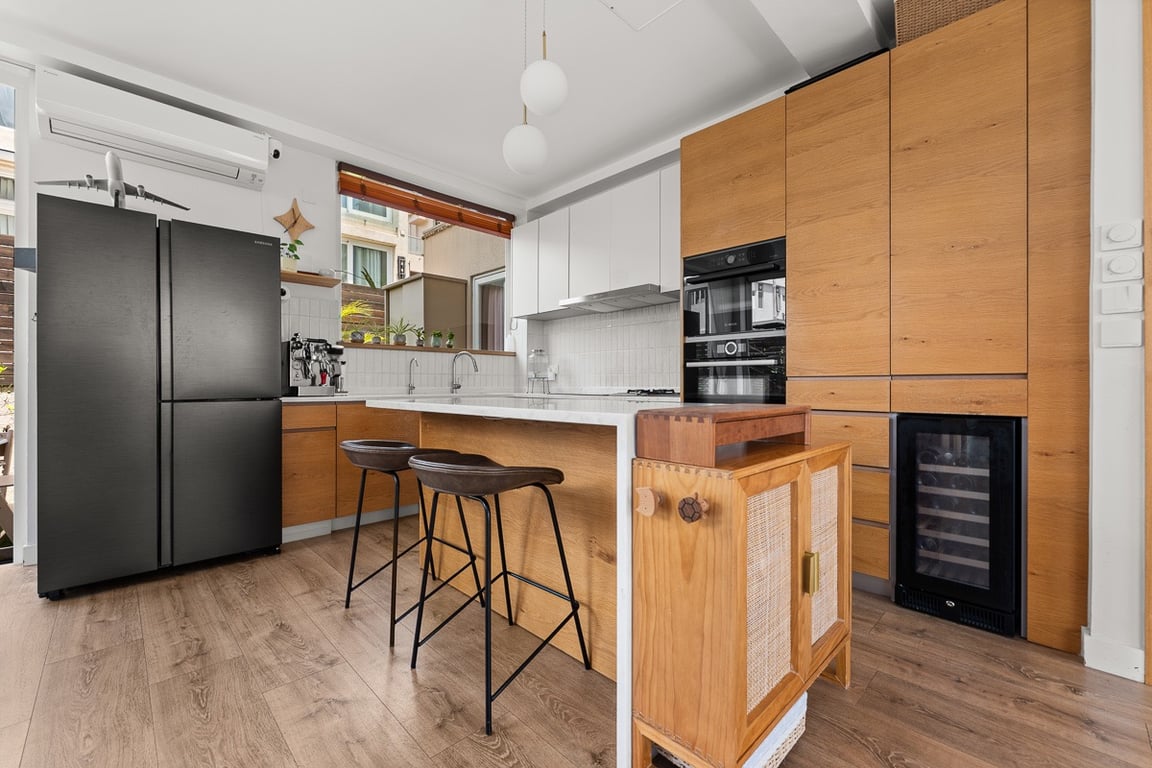 https://img.propertyraptor.com/cdn-cgi/imagedelivery/KD5bF_AFL0JDTbKLWF7z9g/ap8/ap8_001/hornet/prp/img/80e3be01d37ccd1a7a0fcdb33cda76aa-wtm.jpg/public