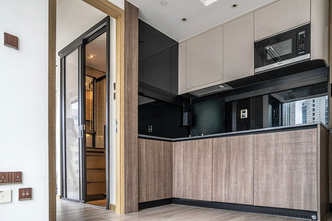 https://img.propertyraptor.com/cdn-cgi/imagedelivery/KD5bF_AFL0JDTbKLWF7z9g/ap8/ap8_001/hornet/prp/img/8119951decb2fd17048a7c49f53823d9-wtm.jpg/public
