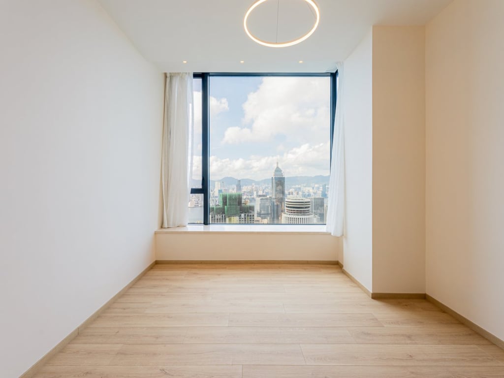 https://img.propertyraptor.com/cdn-cgi/imagedelivery/KD5bF_AFL0JDTbKLWF7z9g/ap8/ap8_001/hornet/prp/img/8133c8fd4d9433320e17a7bd28dcbfe8.jpg/public