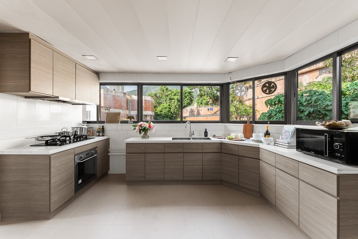 https://img.propertyraptor.com/cdn-cgi/imagedelivery/KD5bF_AFL0JDTbKLWF7z9g/ap8/ap8_001/hornet/prp/img/814032875f2dd129ec67c65e043f39f7-wtm.jpg/public
