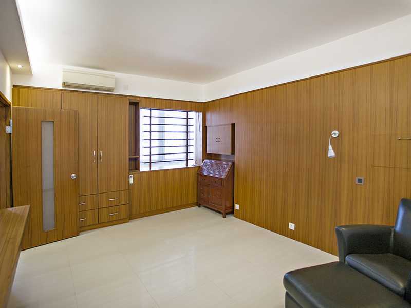 https://img.propertyraptor.com/cdn-cgi/imagedelivery/KD5bF_AFL0JDTbKLWF7z9g/ap8/ap8_001/hornet/prp/img/816b8167ccea6e4e3cc7a2a1a6aaf8eb.jpg/public