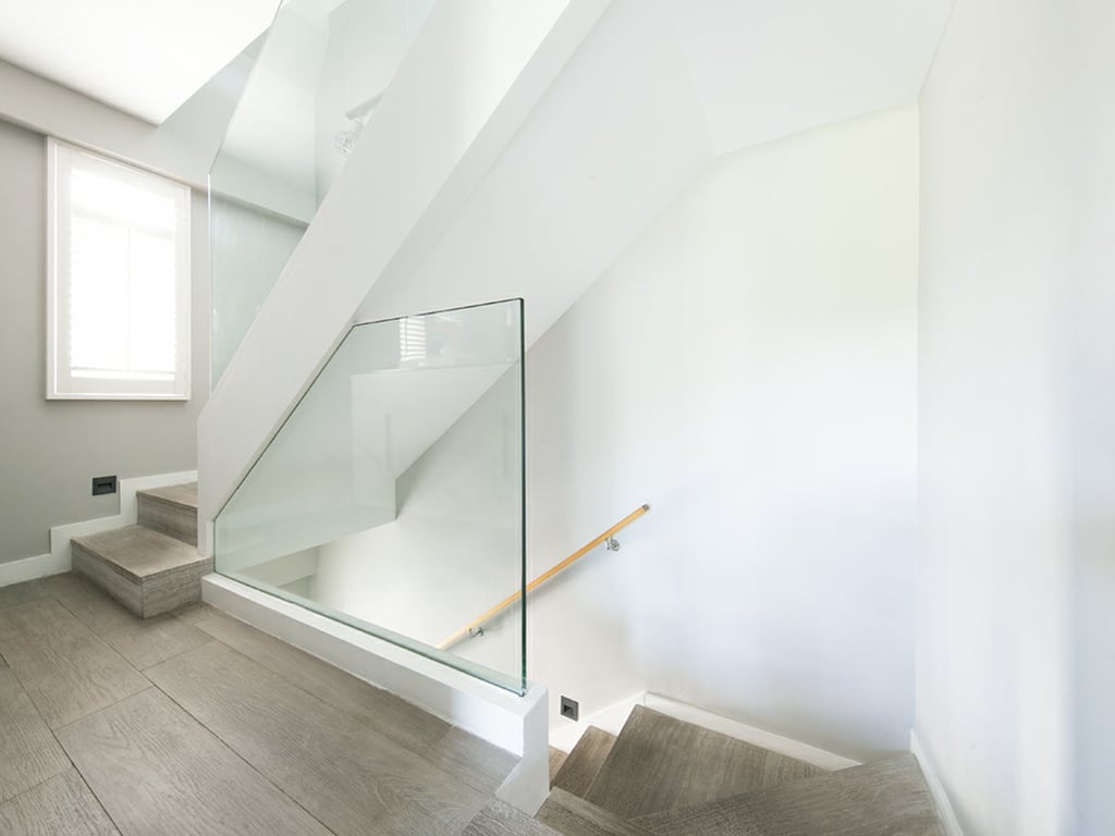 https://img.propertyraptor.com/cdn-cgi/imagedelivery/KD5bF_AFL0JDTbKLWF7z9g/ap8/ap8_001/hornet/prp/img/816b9fdf79867b79062eb8cf6f622202.jpg/public