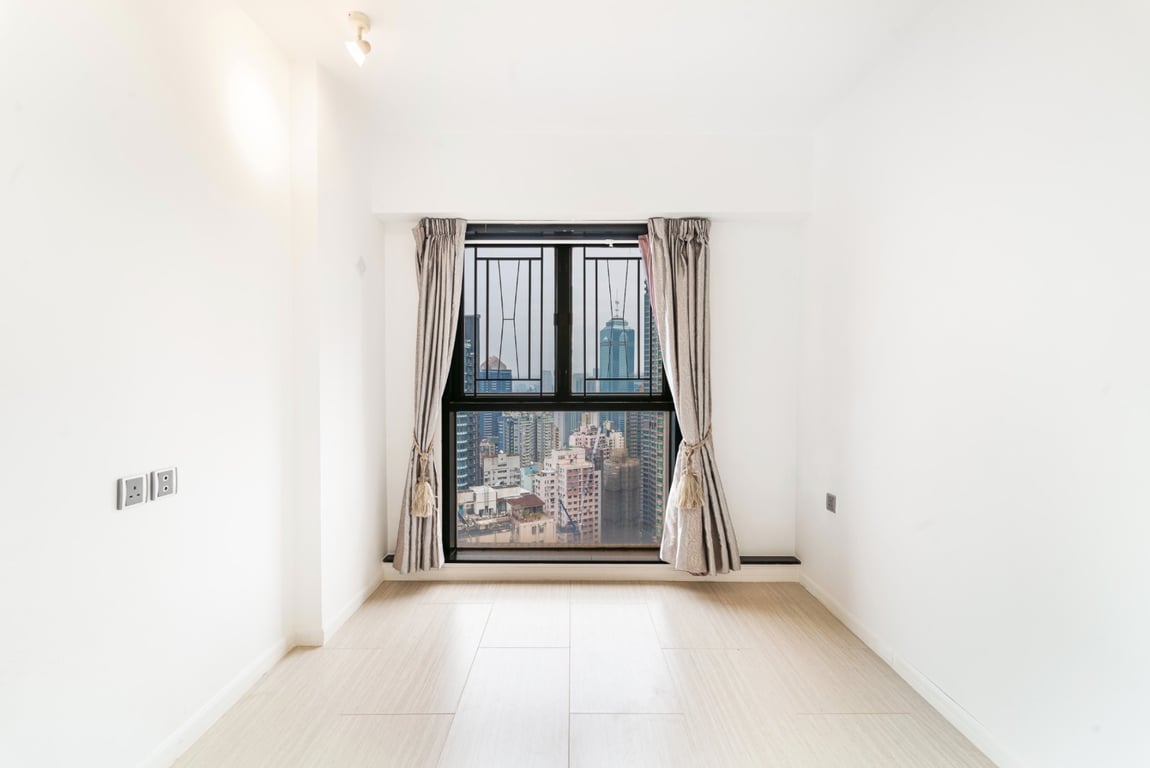https://img.propertyraptor.com/cdn-cgi/imagedelivery/KD5bF_AFL0JDTbKLWF7z9g/ap8/ap8_001/hornet/prp/img/81c15aaa1d056f1e8f686f4d11e52cd8-wtm.jpg/public