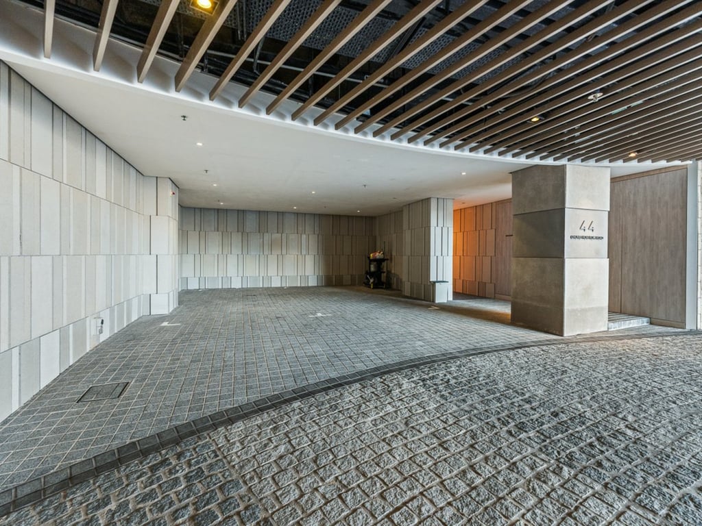 https://img.propertyraptor.com/cdn-cgi/imagedelivery/KD5bF_AFL0JDTbKLWF7z9g/ap8/ap8_001/hornet/prp/img/81e69ebbb4e69b94eae6afb5eeddfa3e-wtm.jpg/public