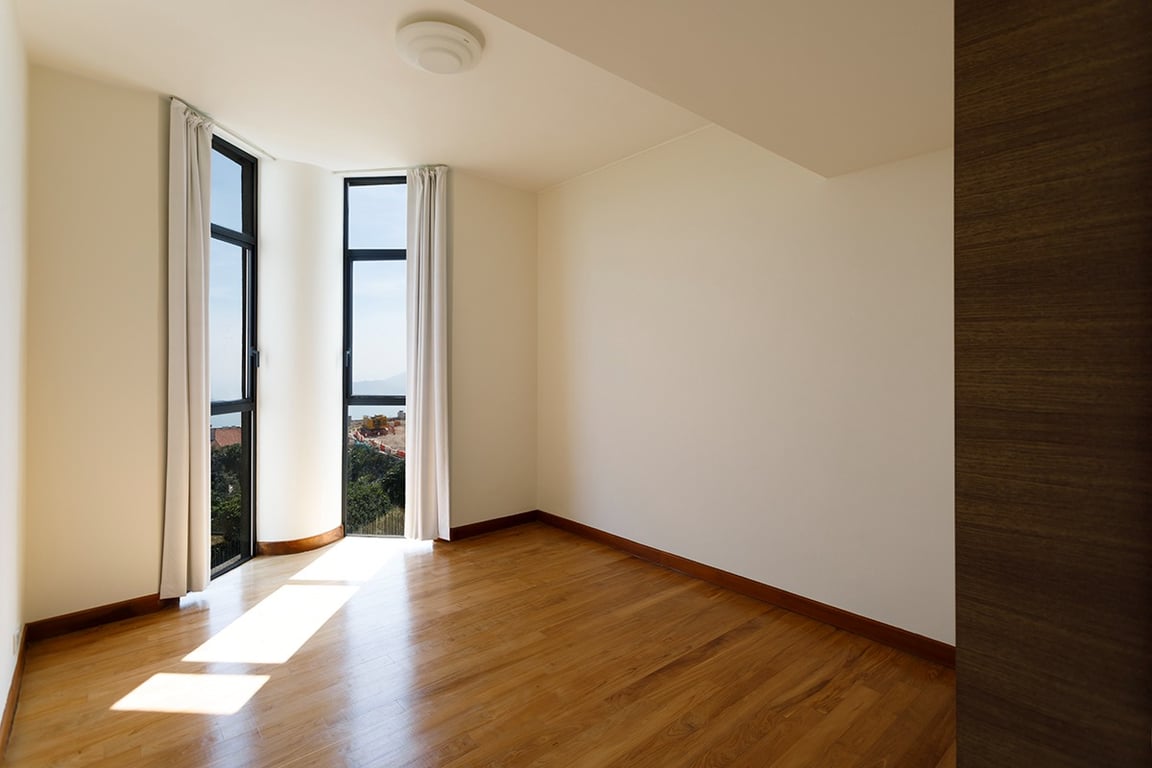 https://img.propertyraptor.com/cdn-cgi/imagedelivery/KD5bF_AFL0JDTbKLWF7z9g/ap8/ap8_001/hornet/prp/img/81ee1e293425f065f3e7c7b2a3f13966-wtm.jpg/public