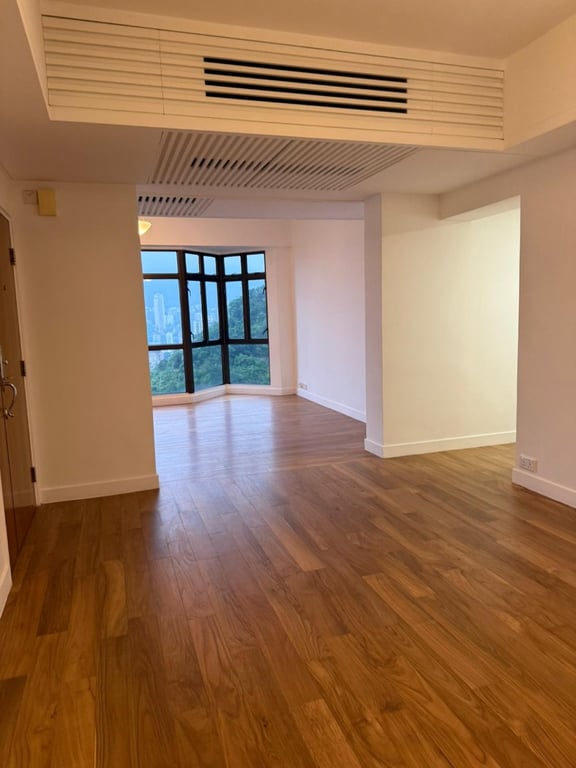 https://img.propertyraptor.com/cdn-cgi/imagedelivery/KD5bF_AFL0JDTbKLWF7z9g/ap8/ap8_001/hornet/prp/img/81f478425ca8026d6f9c5278a4b48a49-wtm.jpg/public