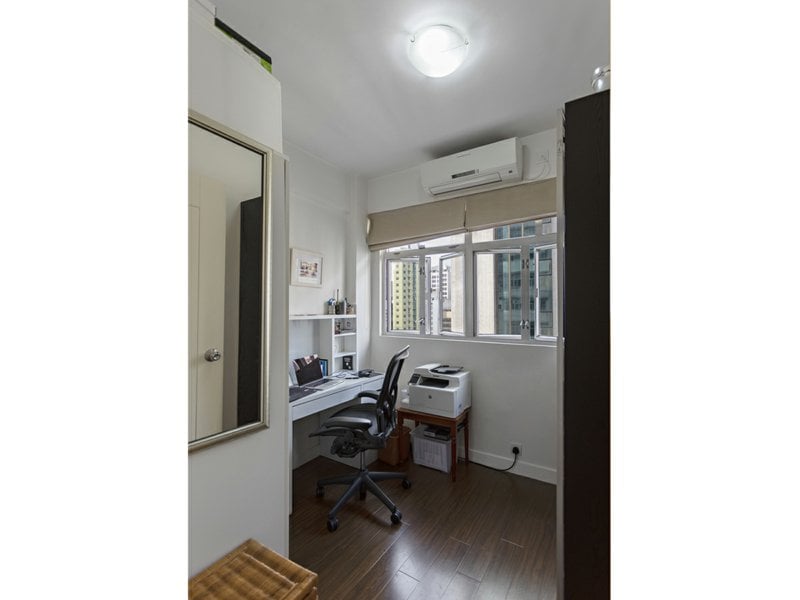 https://img.propertyraptor.com/cdn-cgi/imagedelivery/KD5bF_AFL0JDTbKLWF7z9g/ap8/ap8_001/hornet/prp/img/8202d2272488303cbd9beb6127f76c4a.jpg/public