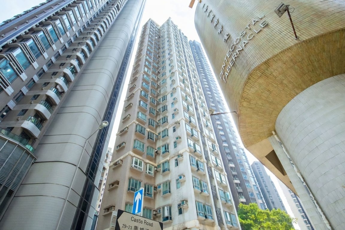 https://img.propertyraptor.com/cdn-cgi/imagedelivery/KD5bF_AFL0JDTbKLWF7z9g/ap8/ap8_001/hornet/prp/img/821a5c2d0054c232045675153e482a27-wtm.jpg/public