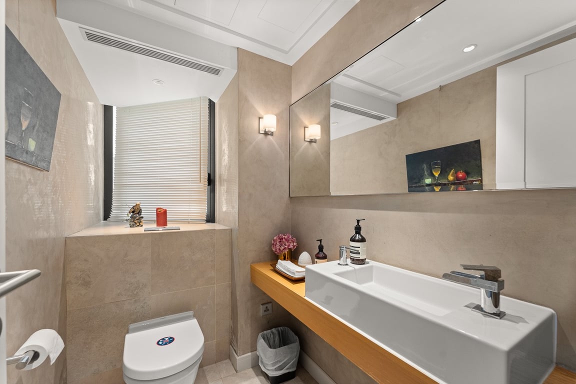 https://img.propertyraptor.com/cdn-cgi/imagedelivery/KD5bF_AFL0JDTbKLWF7z9g/ap8/ap8_001/hornet/prp/img/826771767dbcf636734bd5520774a6e3-wtm.jpg/public